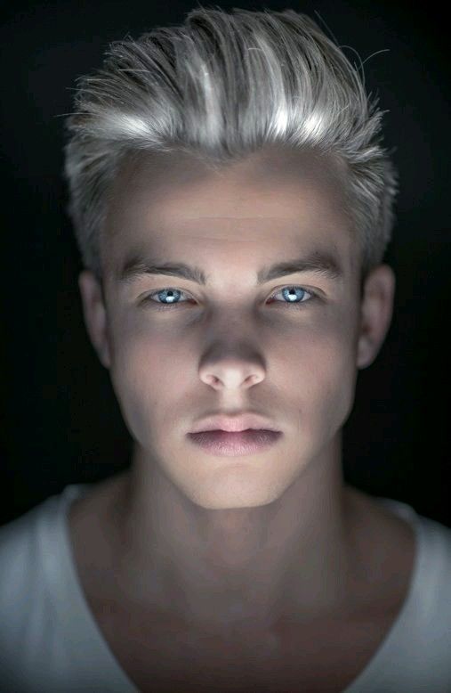 arthur, king arthur, merlin, story, book, man, white hair, blue eyes, pretty boy, model